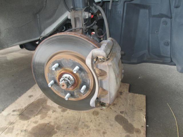 日産　セレナ　車検　タイヤ　ブレーキパットの交換修理を実施　 遠賀郡遠賀町・水巻町・岡垣町・芦屋町・中間市・北九州市八幡西区・鞍手町、宗像市、他の地域のお客大歓迎