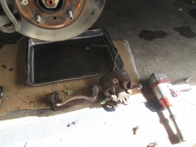 ホンダ　フリード　サスペンション・足回り修理・整備　ブレーキキャリパーの交換修理を実施　 遠賀郡遠賀町・水巻町・岡垣町・芦屋町・中間市・北九州市八幡西区・鞍手町、宗像市、他の地域のお客大歓迎