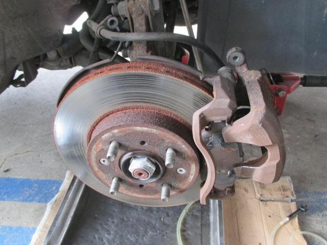 ホンダ　フリード　サスペンション・足回り修理・整備　ブレーキキャリパーの交換修理を実施　 遠賀郡遠賀町・水巻町・岡垣町・芦屋町・中間市・北九州市八幡西区・鞍手町、宗像市、他の地域のお客大歓迎