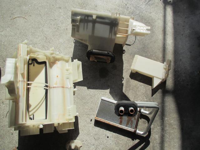 ダイハツ　ハイゼットトラック　その他修理・整備　ヒーターコア　ラジエーターの交換修理を実施　 遠賀郡遠賀町・水巻町・岡垣町・芦屋町・中間市・北九州市八幡西区・鞍手町、宗像市、他の地域のお客大歓迎