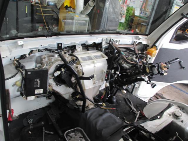 ダイハツ　ハイゼットトラック　その他修理・整備　ヒーターコア　ラジエーターの交換修理を実施　 遠賀郡遠賀町・水巻町・岡垣町・芦屋町・中間市・北九州市八幡西区・鞍手町、宗像市、他の地域のお客大歓迎