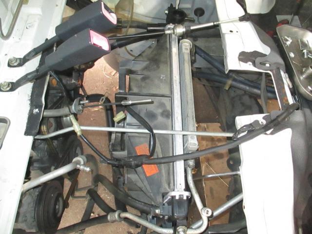 ダイハツ　ハイゼットトラック　その他修理・整備　ヒーターコア　ラジエーターの交換修理を実施　 遠賀郡遠賀町・水巻町・岡垣町・芦屋町・中間市・北九州市八幡西区・鞍手町、宗像市、他の地域のお客大歓迎