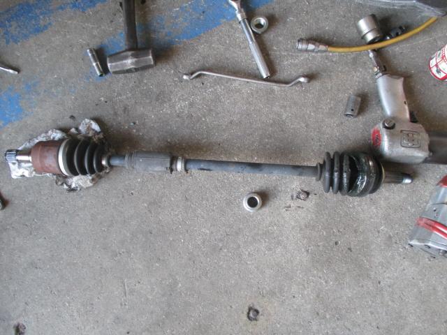 ホンダ　Ｎ－ＢＯＸ　サスペンション・足回り修理・整備　ドライブシャフト　タイヤ交換修理を実施　 遠賀郡遠賀町・水巻町・岡垣町・芦屋町・中間市・北九州市八幡西区・鞍手町、宗像市、他の地域のお客大歓迎