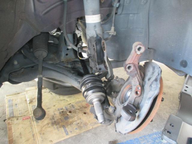 ホンダ　Ｎ－ＢＯＸ　サスペンション・足回り修理・整備　ドライブシャフト　タイヤ交換修理を実施　 遠賀郡遠賀町・水巻町・岡垣町・芦屋町・中間市・北九州市八幡西区・鞍手町、宗像市、他の地域のお客大歓迎