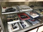 店内は明るく広々しておりますので、お寛ぎください。