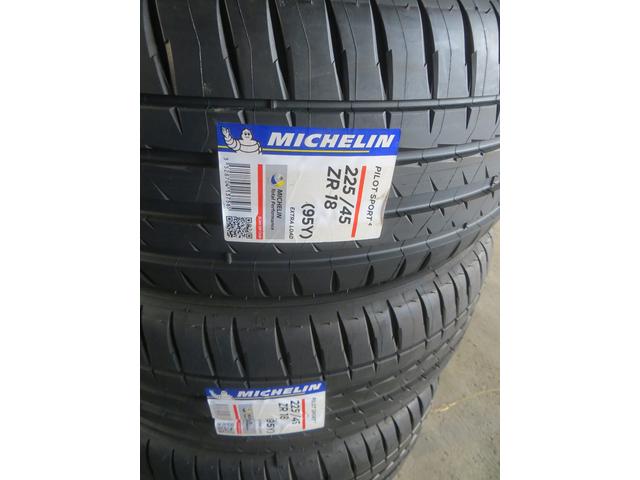225/45R18 255/40R18 タイヤ交換をしました |グーネットピット 225/45R18 255/40R18 タイヤ交換をしました |グーネットピット