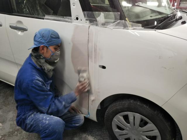 タント　キズヘコミ修理　板金塗装　事故修理　江戸川区より