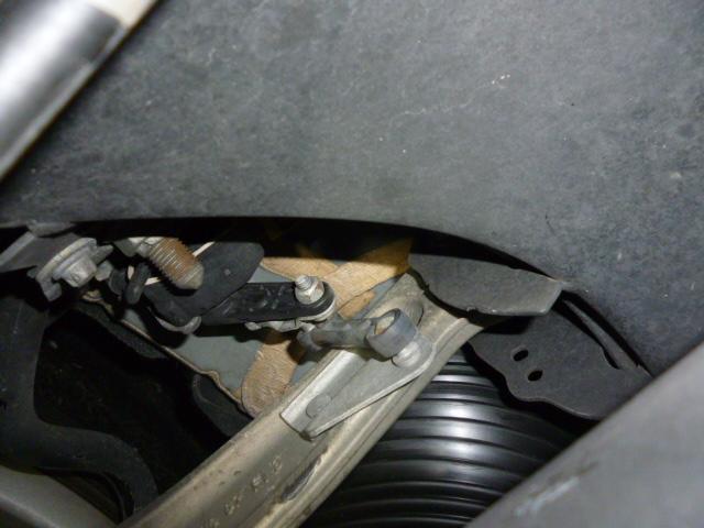 W212　Ｅクラス　 ベンツ　エアサス修理