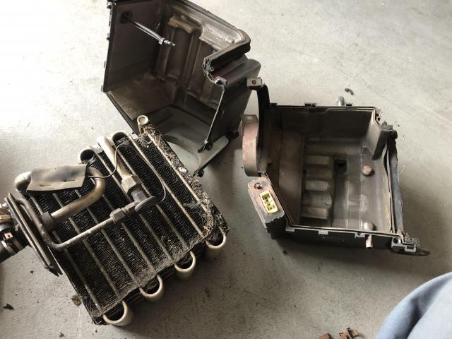 AE86 トレノ レトロフィット取り付け R134A仕様に AE86 トレノ レトロフィット取り付け R134A仕様に