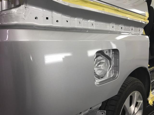 バンパーのキズや凹みも綺麗に！