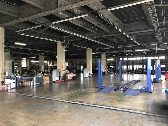 自社工場２階は車検整備工場になります