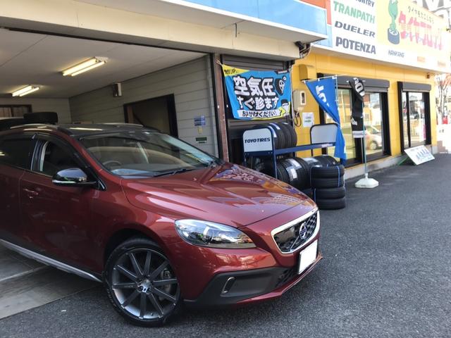 ボルボ V40 タイヤ交換 NEW P ZERO 235/40R19