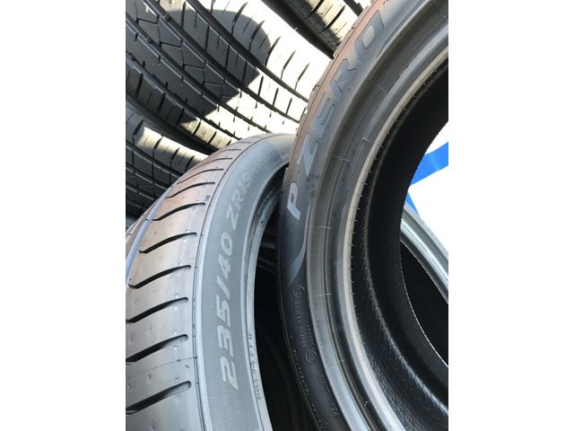 ボルボ V40 タイヤ交換 NEW P ZERO 235/40R19