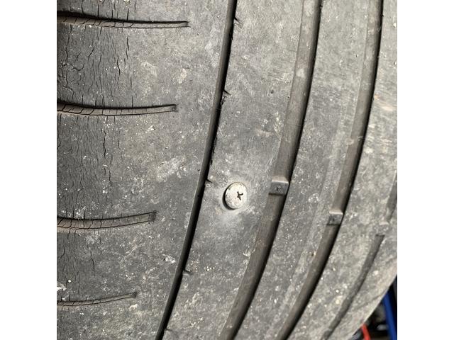 アウディ A7 タイヤ交換 パンク