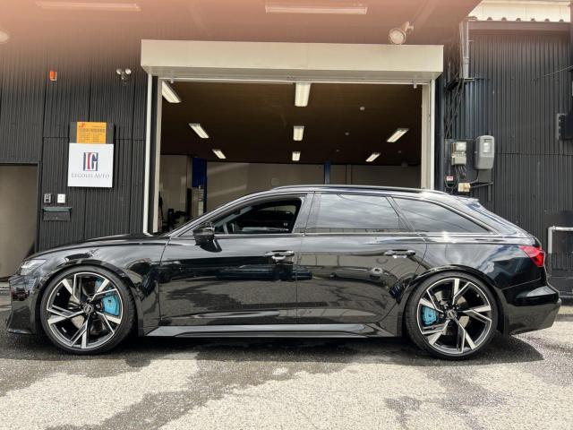 アウディ　現行RS6
ローダウン！！