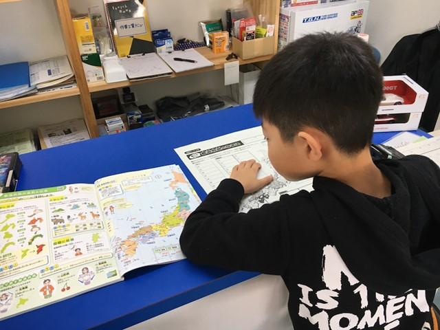 こども店長＆タイヤ交換＆オイル交換＆バルブ交換！【山口県　防府市で持込でのパーツ取付・タイヤ交換・ナビ・ＥＴＣ・ドライブレコーダー等の取付は　タイヤガレージナカムラ　へお任せください！！】