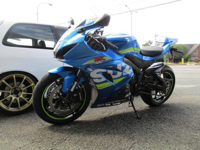 オイル交換＆ＧＳＸ－Ｒ１０００！【山口県　防府市で持込でのパーツ取付・タイヤ交換・ナビ・ＥＴＣ・ドライブレコーダー等の取付は　タイヤガレージナカムラ　へ！】