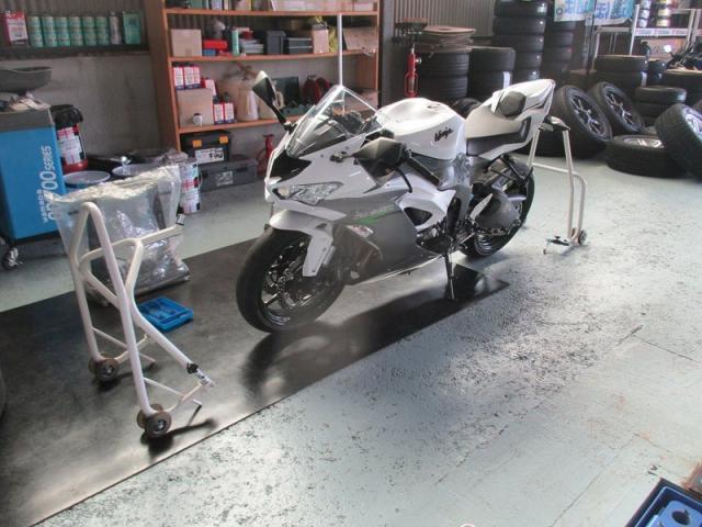 KAWASAKI ZX-6R タイヤ交換!【山口県 防府市 持込 KAWASAKI ZX-6R タイヤ交換!【山口県 防府市 持込