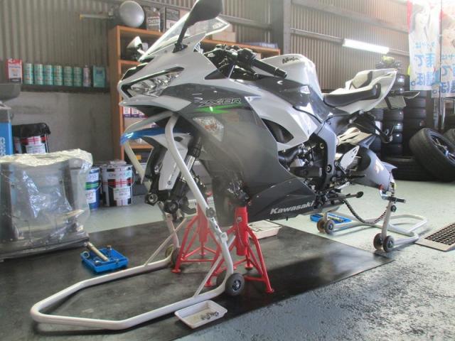 KAWASAKI ZX-6R タイヤ交換!【山口県 防府市 持込 KAWASAKI ZX-6R タイヤ交換!【山口県 防府市 持込