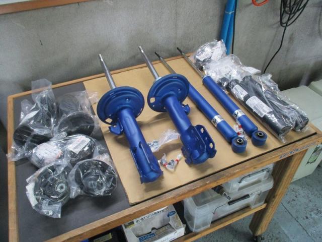 アクア　足廻りリフレッシュ！【山口県　防府市　持込パーツ取付・タイヤ交換・ナビ・ＥＴＣ・ドライブレコーダー等の取付は　タイヤガレージナカムラ　へ！】