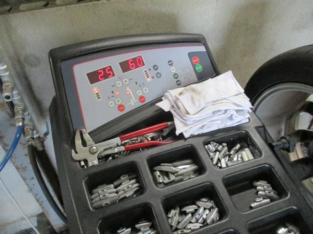 連日の猛暑日＆タイヤ交換！【山口県　防府市　持込パーツ取付・タイヤ交換・ナビ・ＥＴＣ・ドライブレコーダー等の取付は　タイヤガレージナカムラ　へ！】