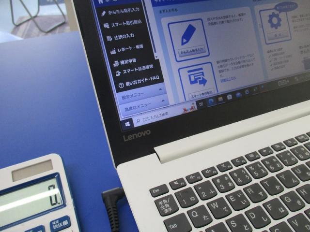 エアコン添加剤＆車検準備＆事務仕事！【山口県　防府市　持込パーツ取付・タイヤ交換・ナビ・ＥＴＣ・ドライブレコーダー等の取付は　タイヤガレージナカムラ　へ！】