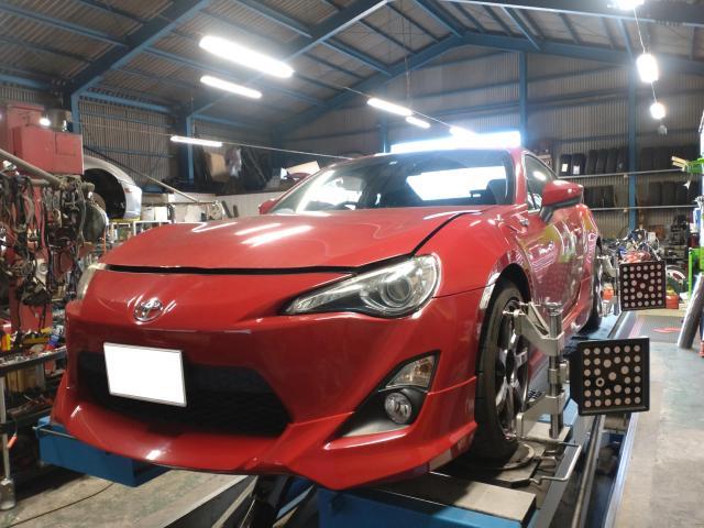 【岡崎市】TOYOTA トヨタ ８６ ハチロク ZN6 事故修理 レッカー ロアアーム交換 アライメント調整 水漏れ オイル漏れ修理 豊田市 西尾市 幸田町 安城市 蒲郡市 三河エリア (株)ＯＷＬ（kkr auto works）