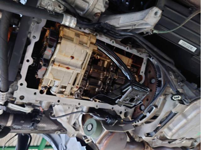 BMW X1 平成26 年式　オイル漏れ　滲み　オイルパン　パッキン　福島市