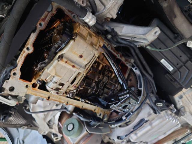 BMW X1 平成26 年式　オイル漏れ　滲み　オイルパン　パッキン　福島市