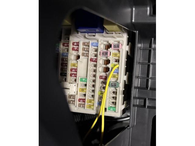 三菱 トライトン ドライブレコーダー取付【奈良 大阪 三重 和歌山 京都ナビ フリップダウンモニタードライブレコーダー タイヤ交換インテリア張り替え持込パーツ取付】ならGOSPELにお問い合わせ下さ