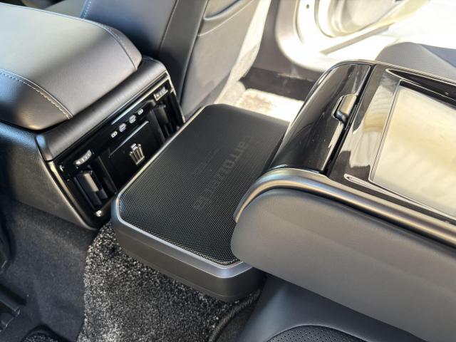 トヨタ　クラウンセダン　スピーカー交換サブウーファー取付【奈良　大阪　三重　和歌山　京都ナビ　フリップダウンモニタードライブレコーダー タイヤ交換インテリア張り替え持込パーツ取付】ならGOSPELにお問い合わせ下さい。