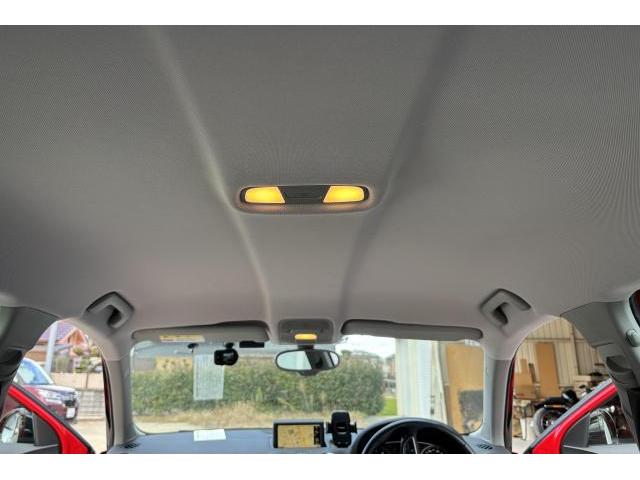 アウディ　Ａ１天井張り替え【奈良　大阪　三重　和歌山　京都ナビ　フリップダウンモニタードライブレコーダー タイヤ交換インテリア張り替え持込パーツ取付】ならGOSPELにお問い合わせ下さい。