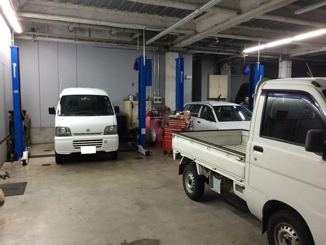 リフト二機完備につき効率よく作業が行えます！