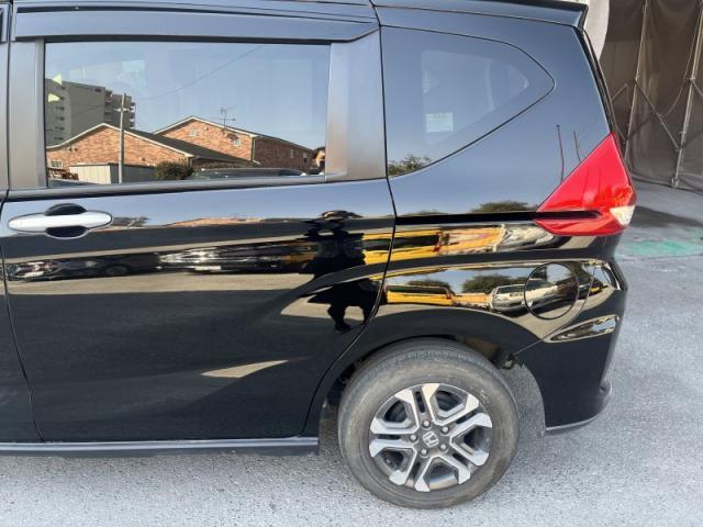 ホンダ　フリード　スライドドアとその横クォーター　キズ・へこみ直し　深谷市板金塗装