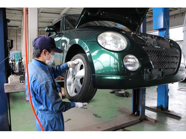 自動車整備に携わる国家資格整備士が、お客様のお車をしっかりと整備・メンテナンス致します。