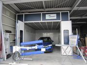 大きい乾燥機付き塗装ブースです。
