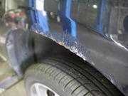 お車の小さなキズやヘコミから、事故などの大きな破損まで修理いたします。