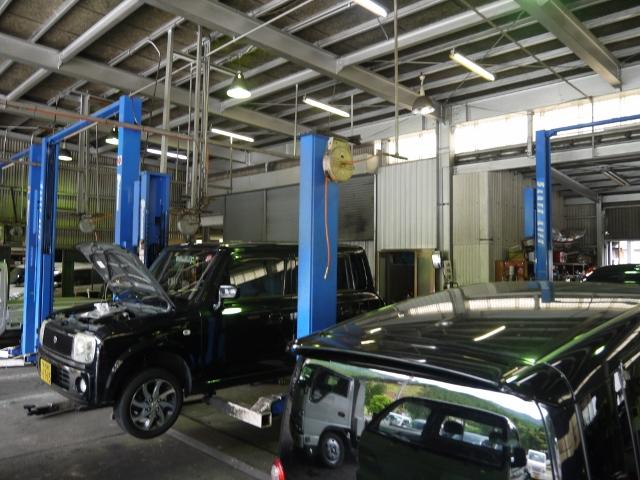 当社では整備から板金、車検までを行っておりますので、お気軽にご相談ください。