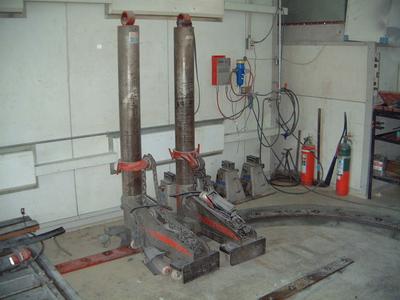 鈑金・修復に必要な設備も充実！