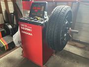 ホイールバランサー完備。タイヤ交換後、確りとバランスを取らせて頂きます。