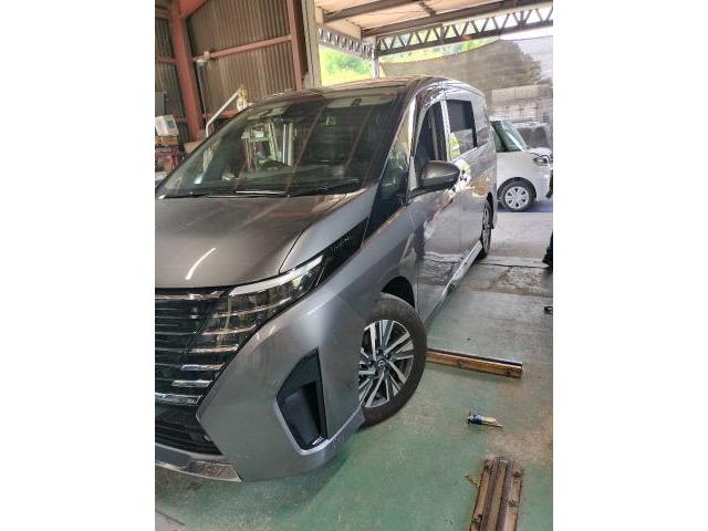 日産　セレナ　板金・外装補修　鈑金塗装　キズ凹み　修理　【加東市　加東市周辺　ひょうご東条インター　加東市南山　加東市東条　三木市吉川町】