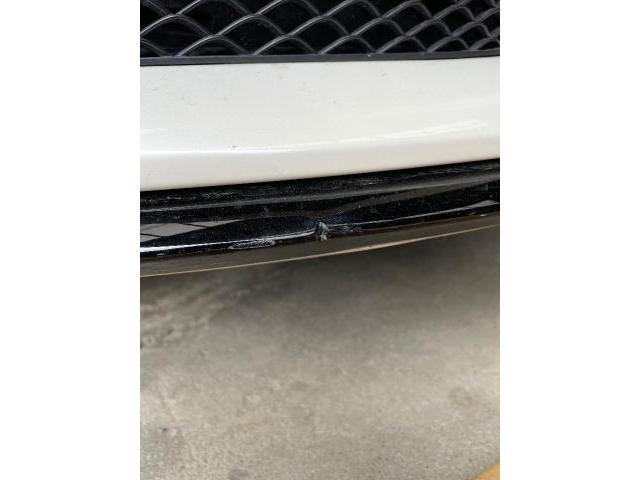 メルセデスベンツ　AMG フロントバンパー修理　