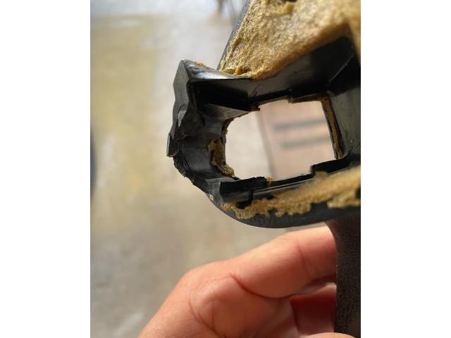 プラスチック製品の修理　割れ　かけ　折れ修理
茨城県　板金塗装　ポリバンス　樹脂溶接
