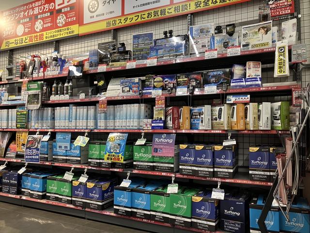 各種パーツ、バッテリー、ワイパー交換、取付もお任せください！