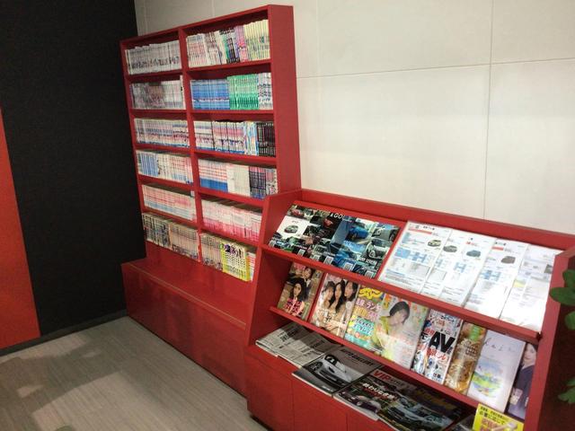 コミック・雑誌　多数ご用意　待ち時間も退屈知らずです♪