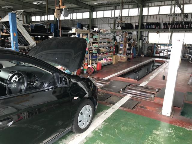 車検専用ラインも完備しています作業もスムーズでお待たせいたしません