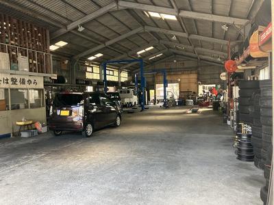 広々とした工場で安心整備！