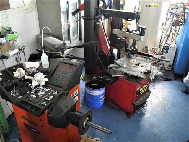 有限会社　マルサ自動車鈑金工業12