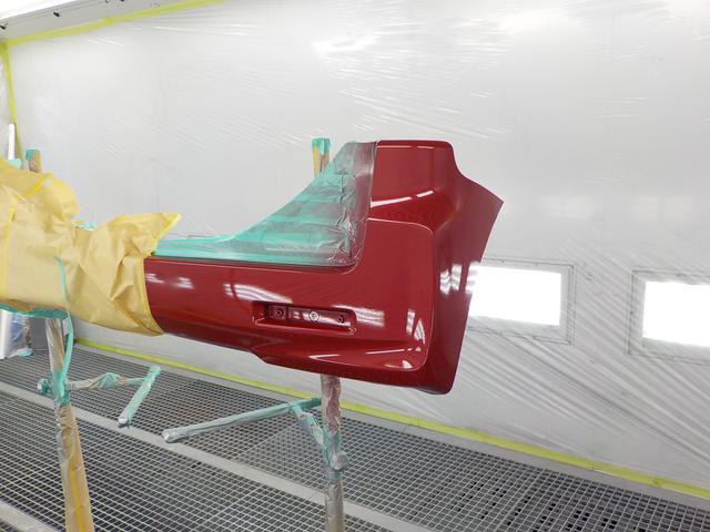 リヤバンパー修正作業