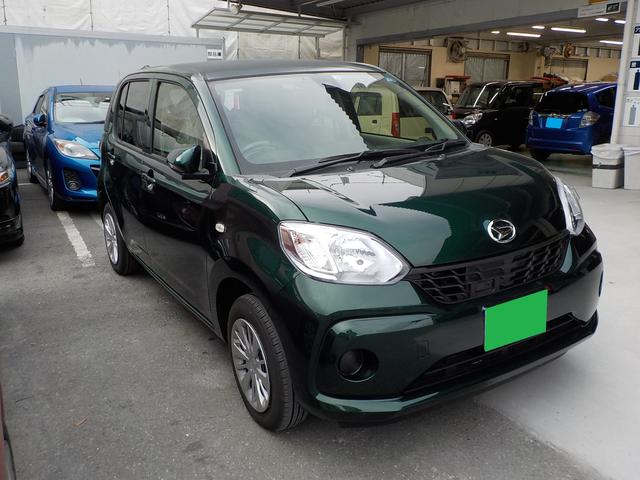 【ブーン】　ボンネット　キズ　凹み